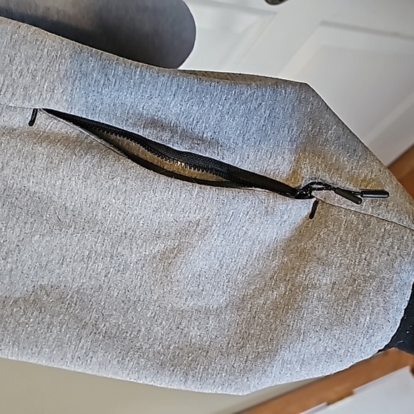 Russell Athletic XL full zip hoodie - Picture 3 of 5